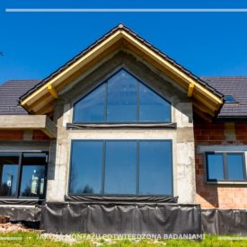 Nowoczesny dom wraz z oknami aluminiowymi w okolicy Krakowa