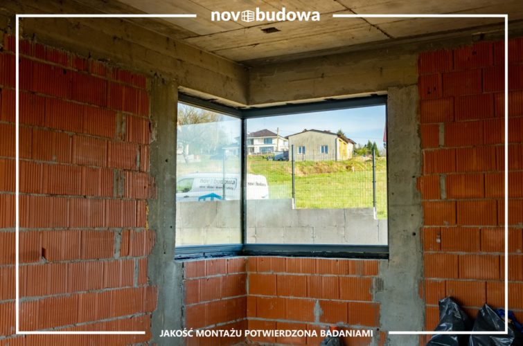 montowanie okien na budowie