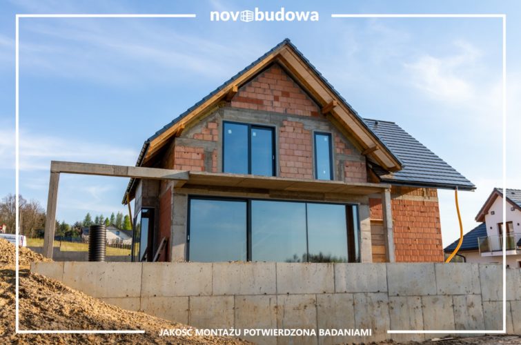 montowanie okien na budowie