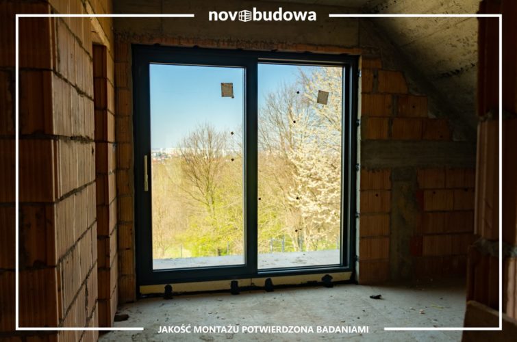 montowanie okien na budowie