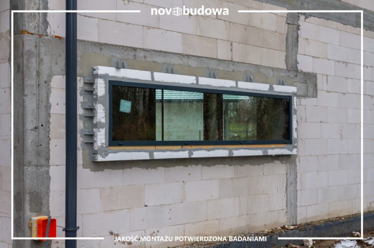 Realizacje Novobudowa: montaż okien na budowie Kłaj