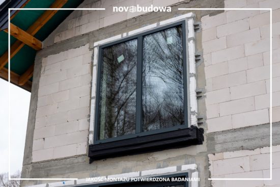 Realizacje Novobudowa: montaż okien na budowie Kłaj