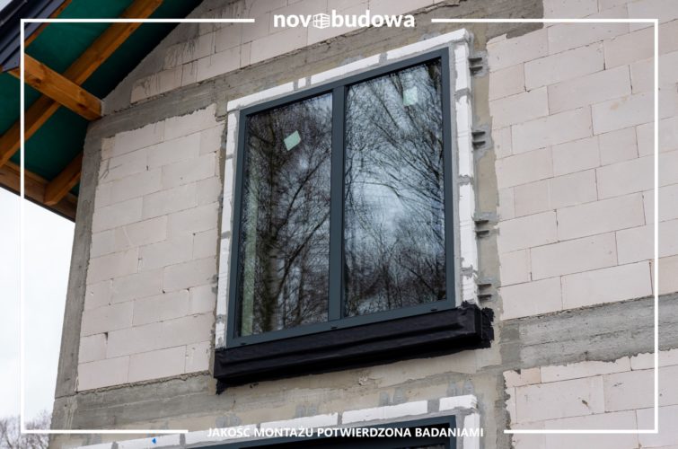 Realizacje Novobudowa: montaż okien na budowie Kłaj