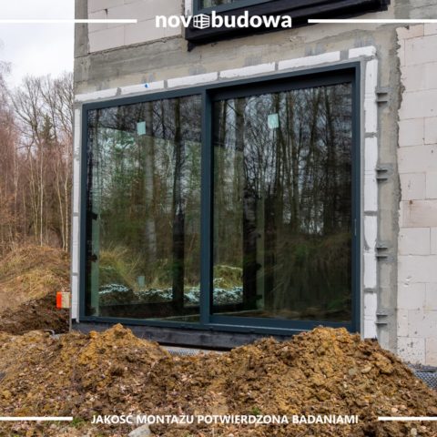 Realizacje Novobudowa: montaż okien na budowie Kłaj