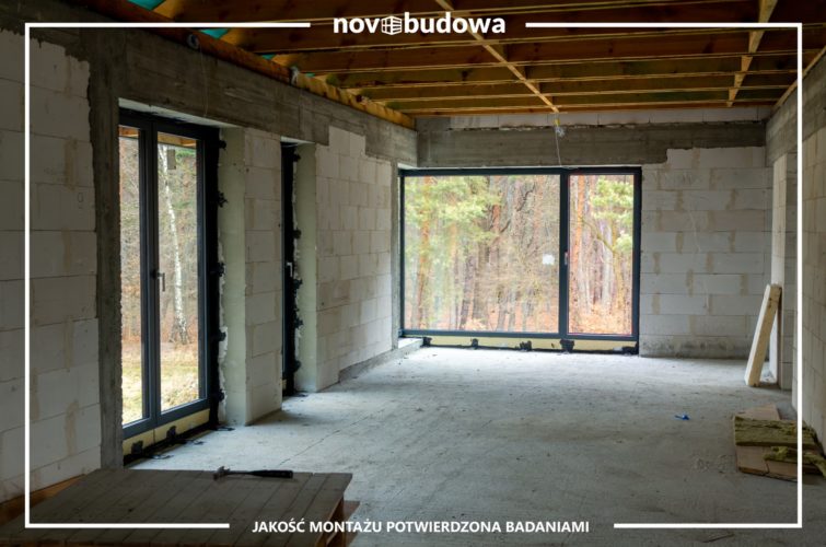 Realizacje Novobudowa: montaż okien na budowie Kłaj