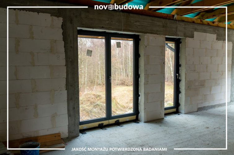 Realizacje Novobudowa: montaż okien na budowie Kłaj