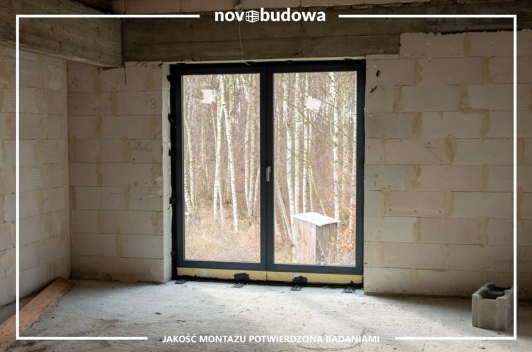 Realizacje Novobudowa: montaż okien na budowie Kłaj