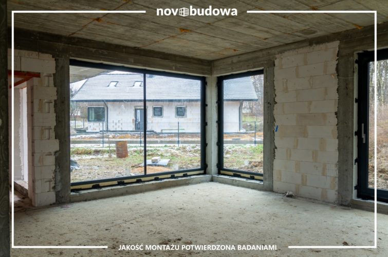 Realizacje Novobudowa: montaż okien na budowie Kłaj