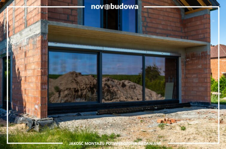 Aluminiowy HST o szerokości prawie 8m. Montaż w Krakowie