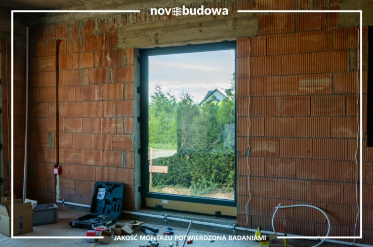Aluminiowy HST o szerokości prawie 8m. Montaż w Krakowie