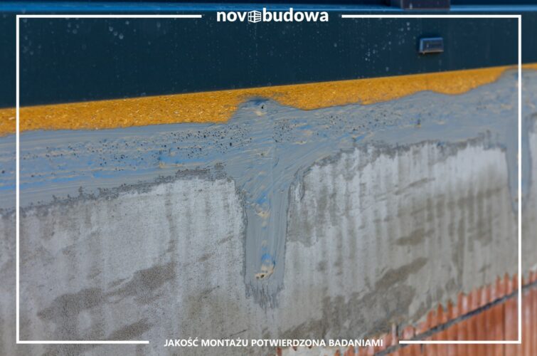 Aluminiowy HST o szerokości prawie 8m. Montaż w Krakowie