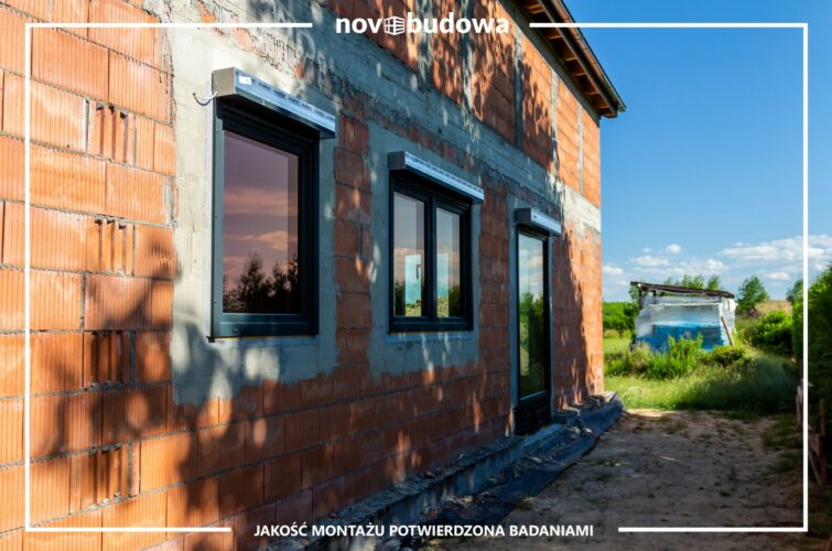 Aluminiowy HST o szerokości prawie 8m. Montaż w Krakowie