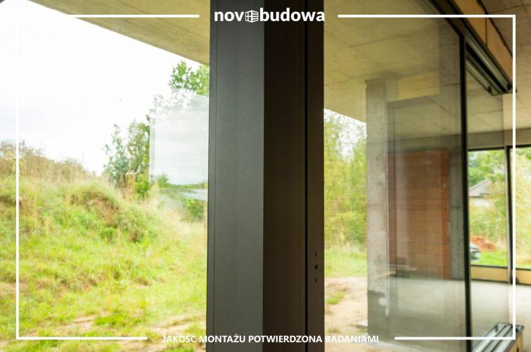 Wewnętrzny Glass-Corner w zestawie z aluminiowym HST