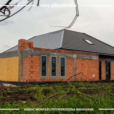 Nasze realizacje: dom parterowy z wielkoformatową witryną aluminiową + HST alu