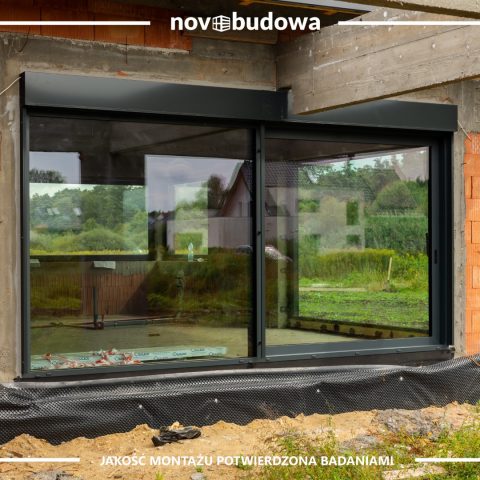 Nasze realizacje: dom parterowy z wielkoformatową witryną aluminiową + HST alu