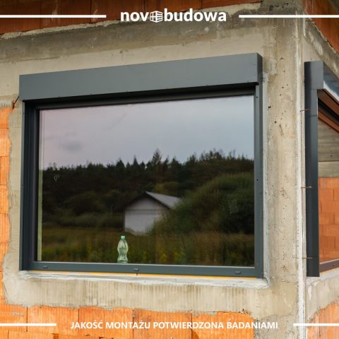 Nasze realizacje: dom parterowy z wielkoformatową witryną aluminiową + HST alu