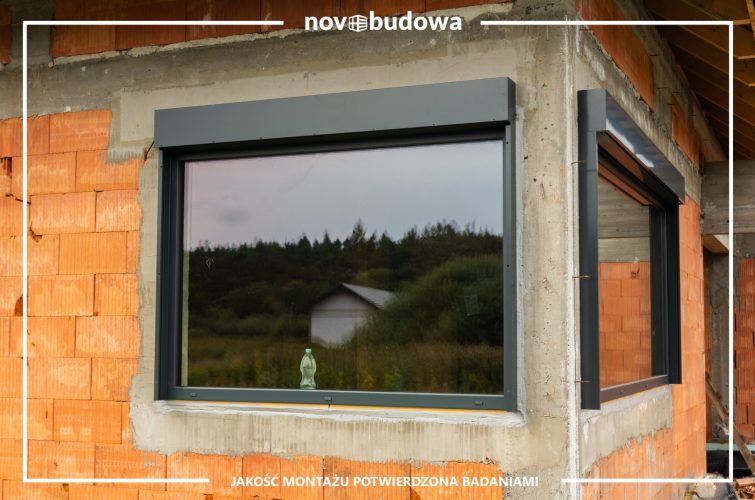 Nasze realizacje: dom parterowy z wielkoformatową witryną aluminiową + HST alu