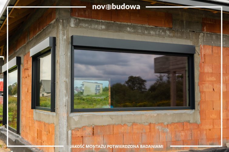 Nasze realizacje: dom parterowy z wielkoformatową witryną aluminiową + HST alu