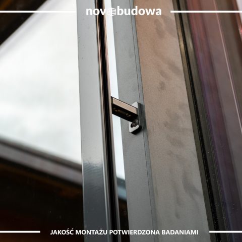 Nasze realizacje: dom parterowy z wielkoformatową witryną aluminiową + HST alu