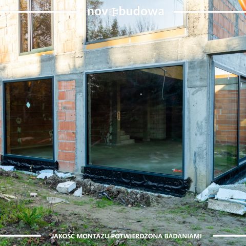Nasze realizacje: Wielkoformatowe okno skośne, duże witryny, okno przesuwne HST