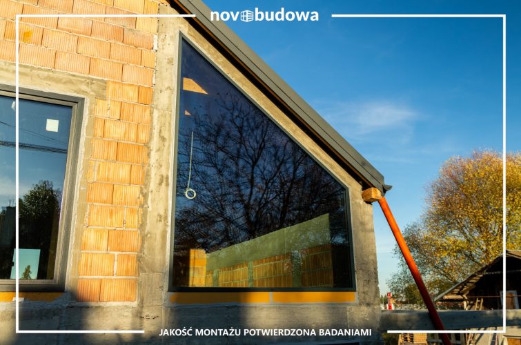 Nasze realizacje: Wielkoformatowe okno skośne, duże witryny, okno przesuwne HST