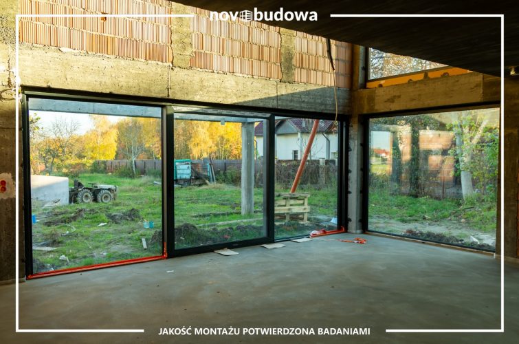 Nasze realizacje: Wielkoformatowe okno skośne, duże witryny, okno przesuwne HST