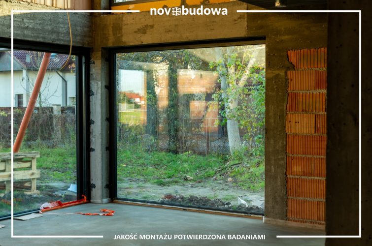 Nasze realizacje: Wielkoformatowe okno skośne, duże witryny, okno przesuwne HST