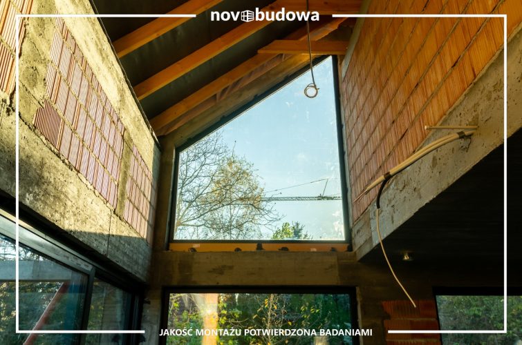 Nasze realizacje: Wielkoformatowe okno skośne, duże witryny, okno przesuwne HST