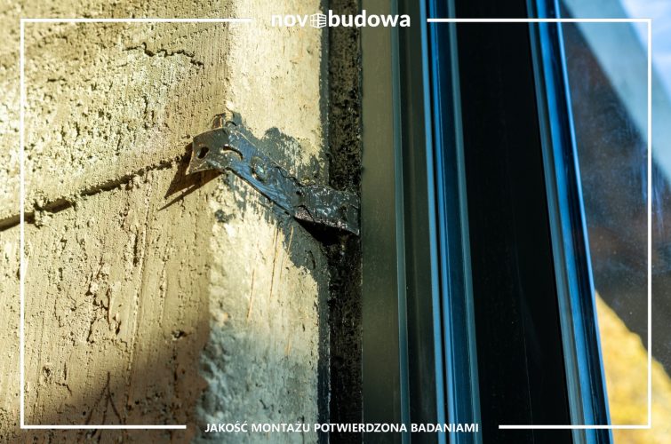 Nasze realizacje: Wielkoformatowe okno skośne, duże witryny, okno przesuwne HST