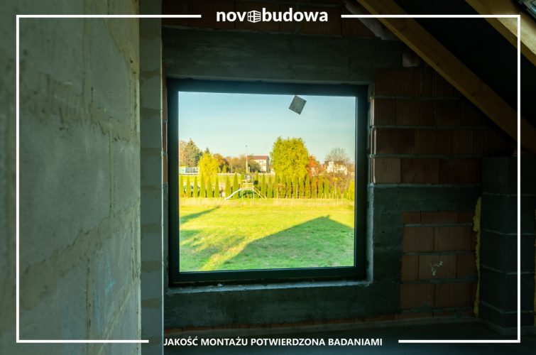 Nasze realizacje: Wielkoformatowe okno skośne, duże witryny, okno przesuwne HST