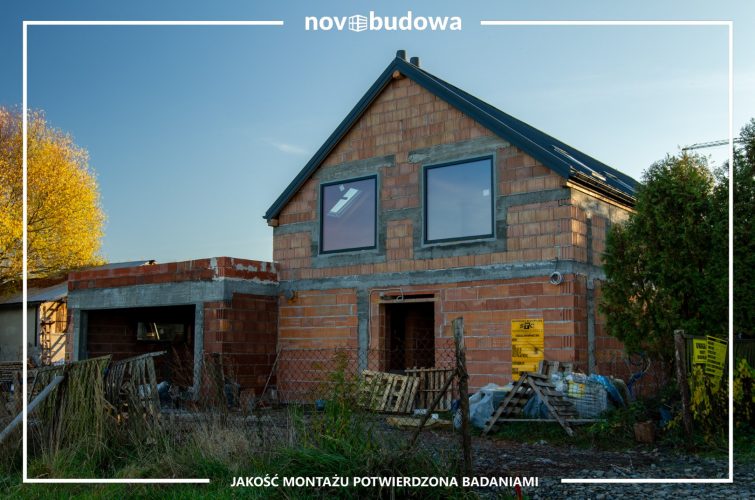 Nasze realizacje: Wielkoformatowe okno skośne, duże witryny, okno przesuwne HST