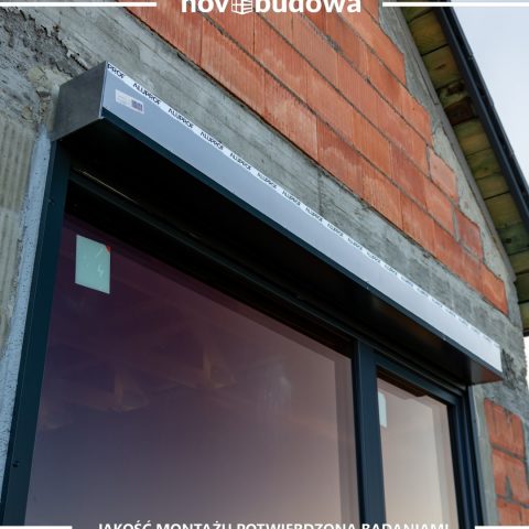 Novobudowa realizacje: Nowoczesna stodoła parterowa z przeszkloną ścianą