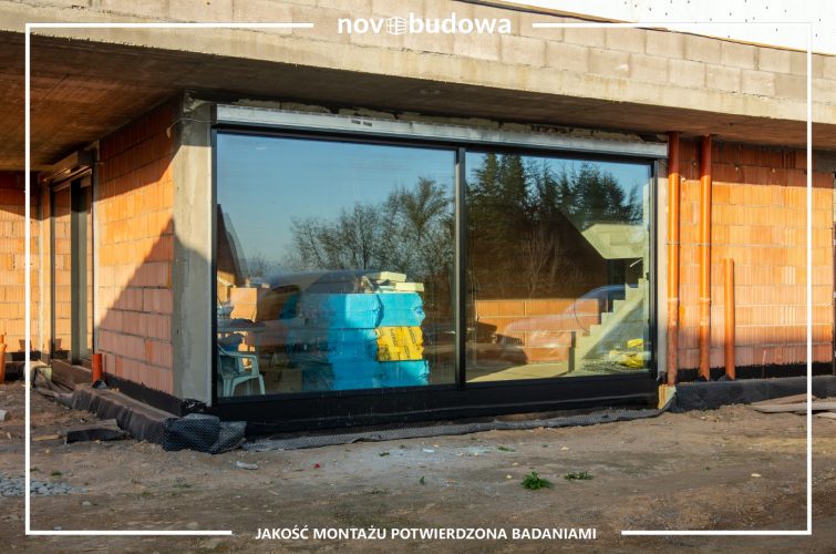 Nasze realizacje: Mogilany - PVC, ALU, witryna wielkoformatowa, rolety