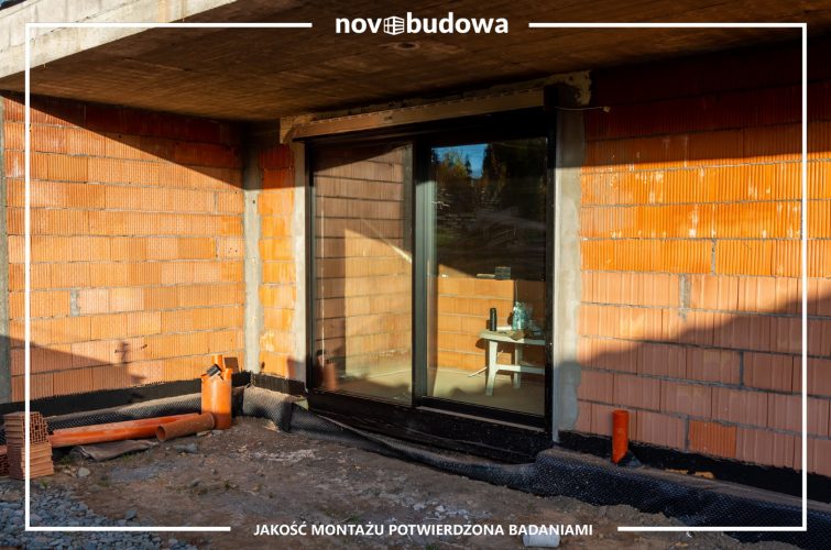 Nasze realizacje: Mogilany - PVC, ALU, witryna wielkoformatowa, rolety