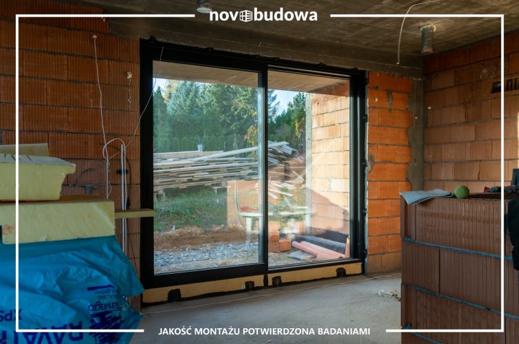 Nasze realizacje: Mogilany - PVC, ALU, witryna wielkoformatowa, rolety