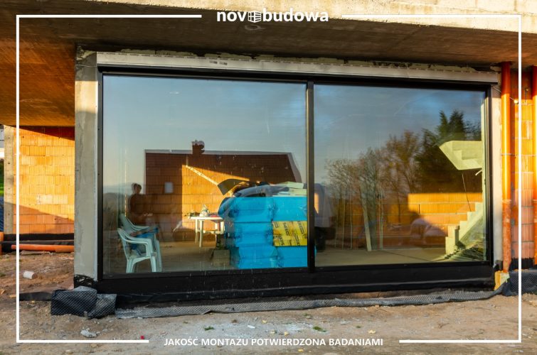 Nasze realizacje: Mogilany - PVC, ALU, witryna wielkoformatowa, rolety