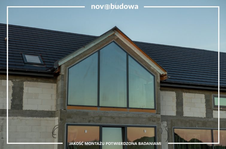 Nasze realizacje: Michałowice - witryna skośna