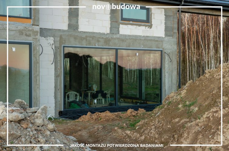 Nasze realizacje: Michałowice - witryna skośna