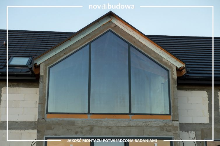 Nasze realizacje: Michałowice - witryna skośna