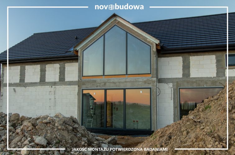 Nasze realizacje: Michałowice - witryna skośna