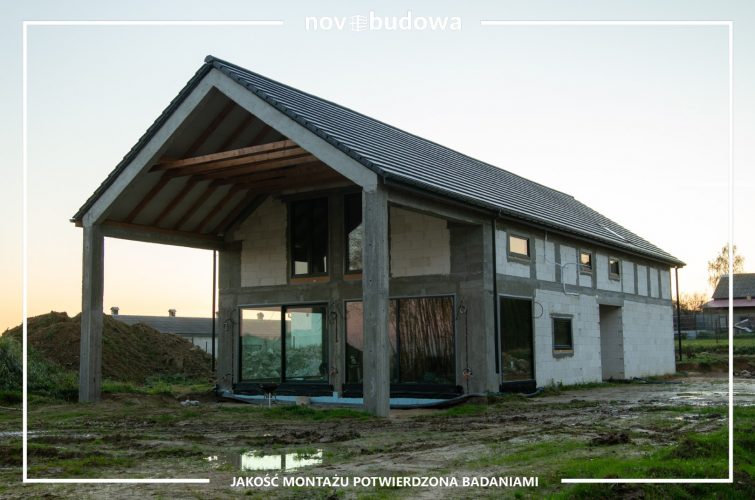 Nasze realizacje: Michałowice - witryna skośna