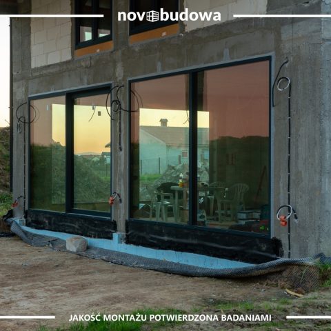 Nasze realizacje: Michałowice - witryna skośna