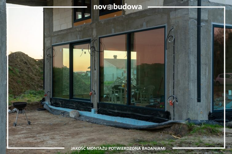 Nasze realizacje: Michałowice - witryna skośna