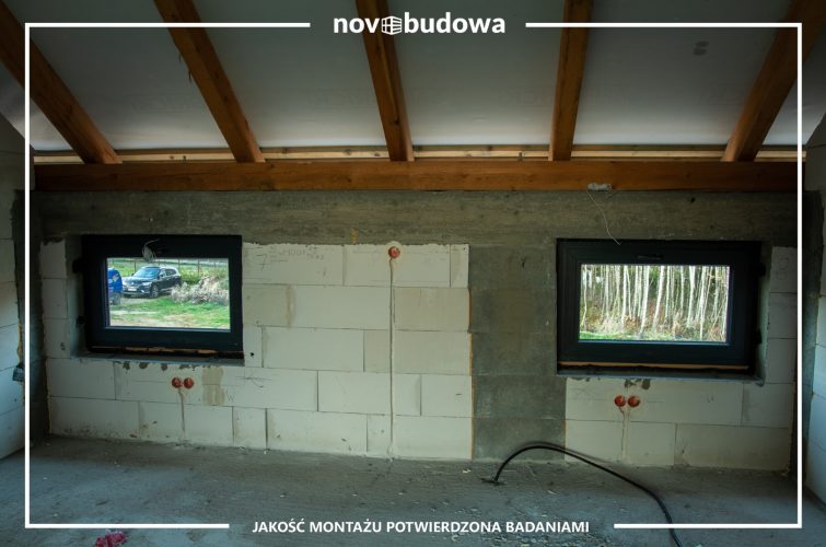 Nasze realizacje: Michałowice - witryna skośna